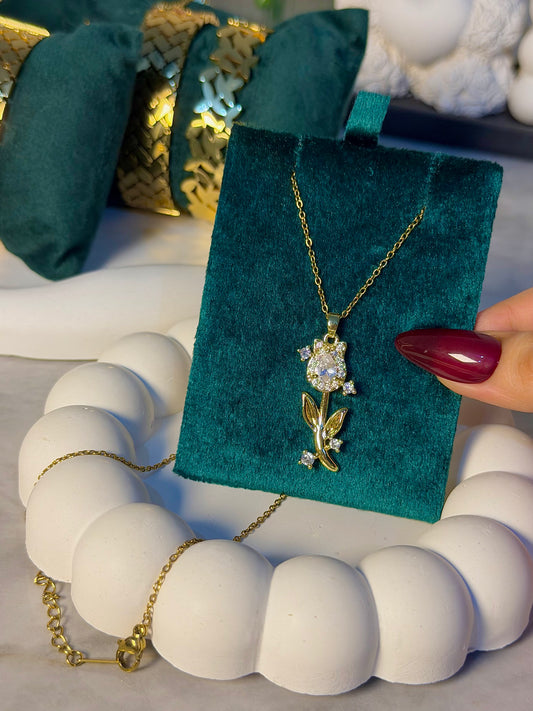 Luxury Rose Statement Pendant Necklace – Gold Finish