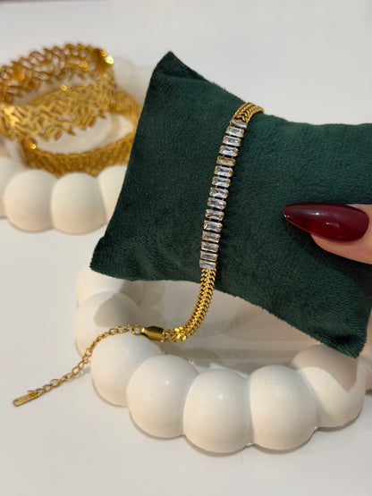 Elegant Gold & Crystal Chain Bracelet