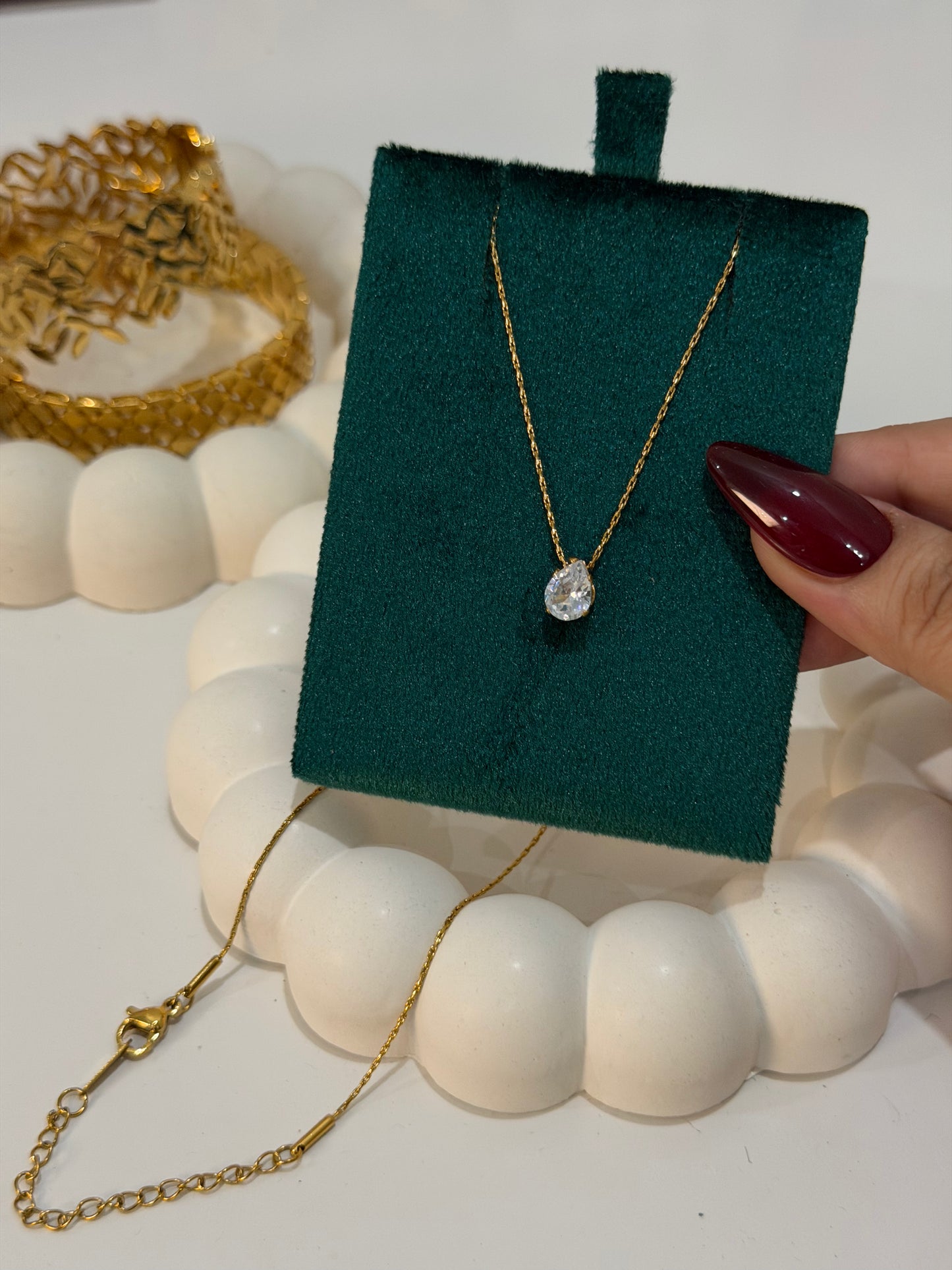 Elegant Teardrop Crystal Pendant Necklace
