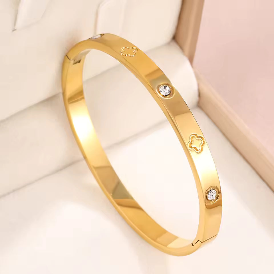 Chic Golden Metal Bangle
