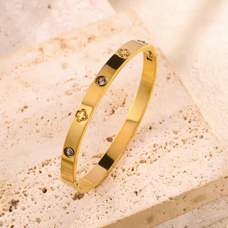 Chic Golden Metal Bangle