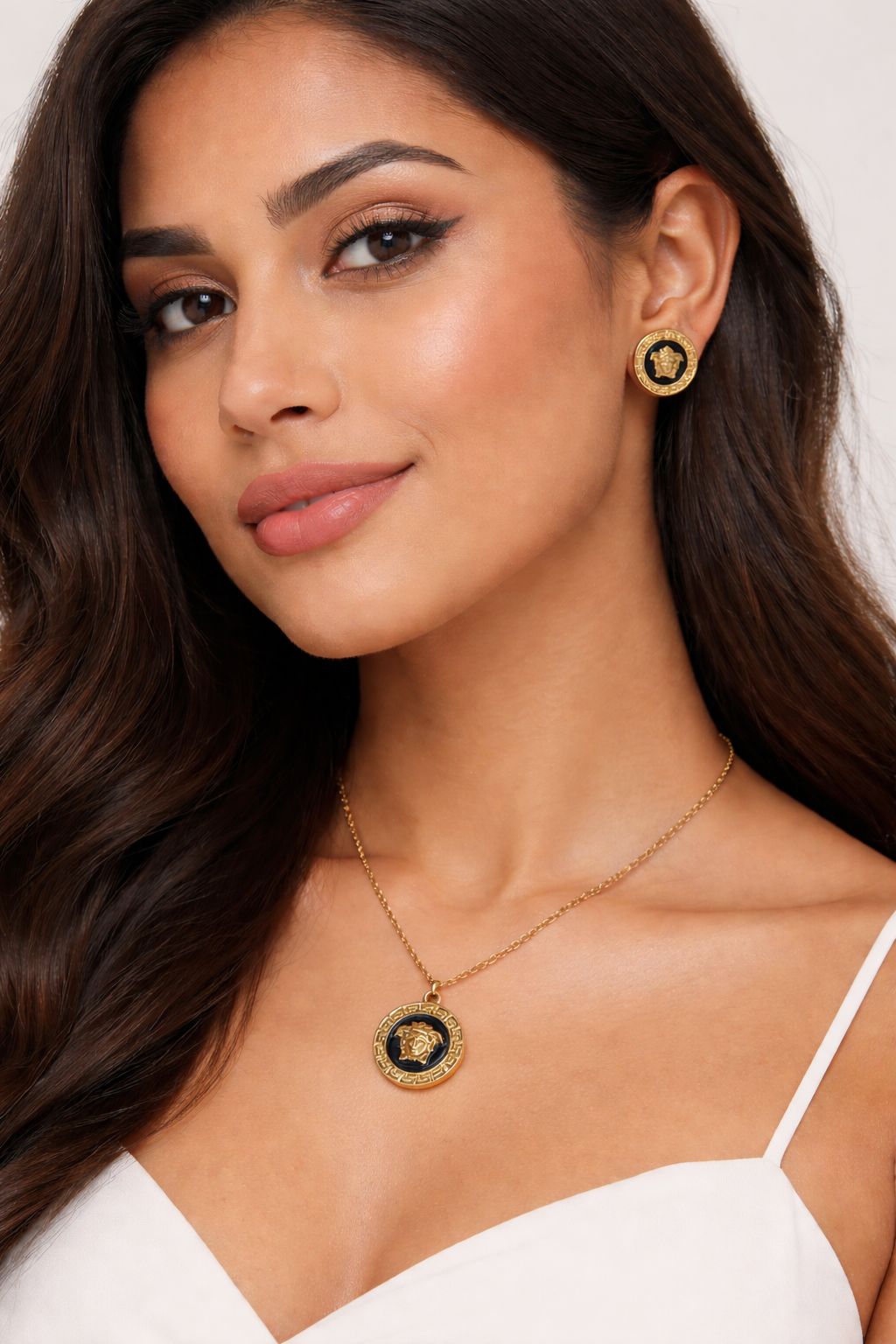 Golden Necklace & Ear Studs Set – Elegant Luxury Design