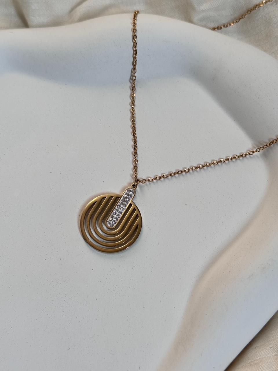 Golden Circle Necklace with Sparkling Rhinestones