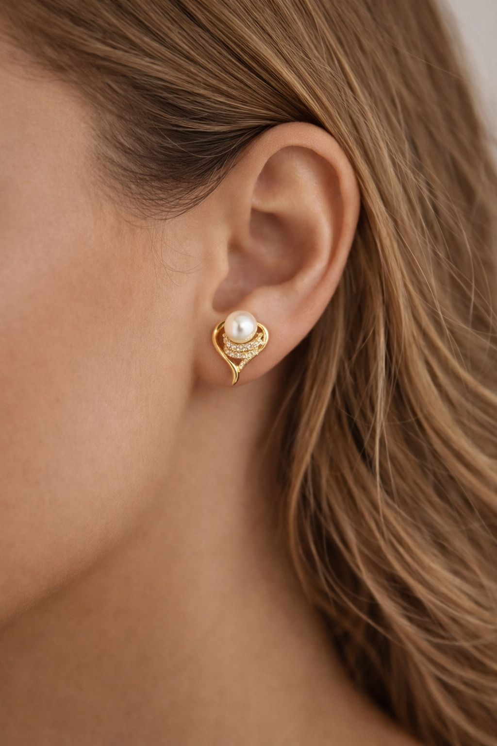 Pearl Heart Stud Earrings