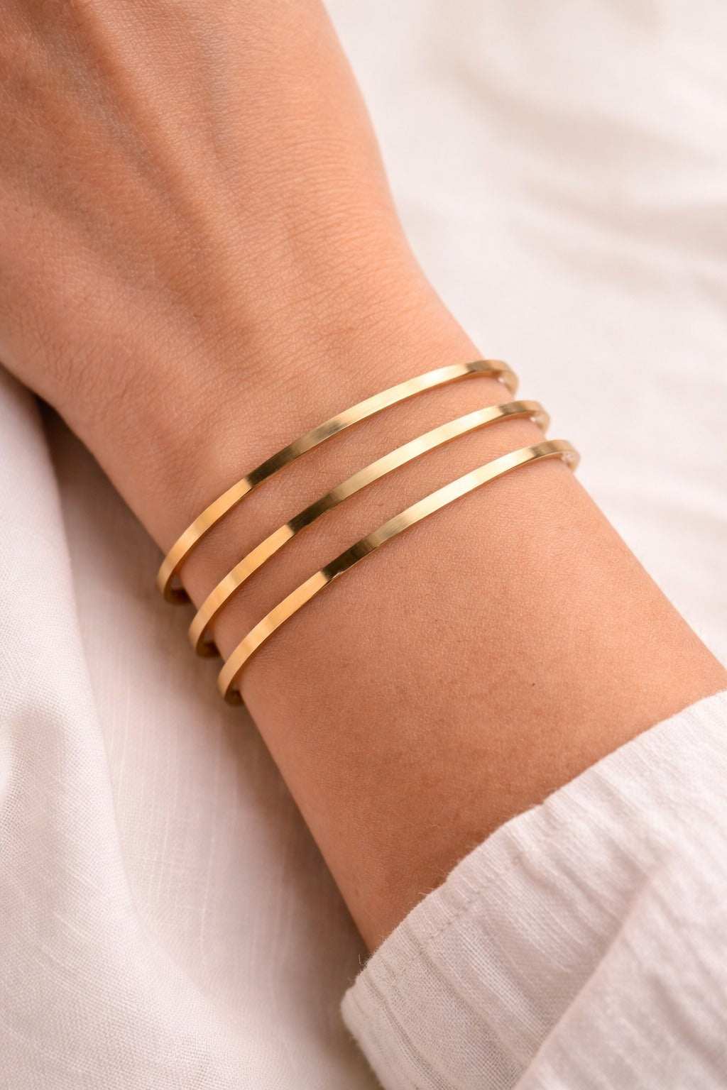 Classic Golden Thin Bangles Set