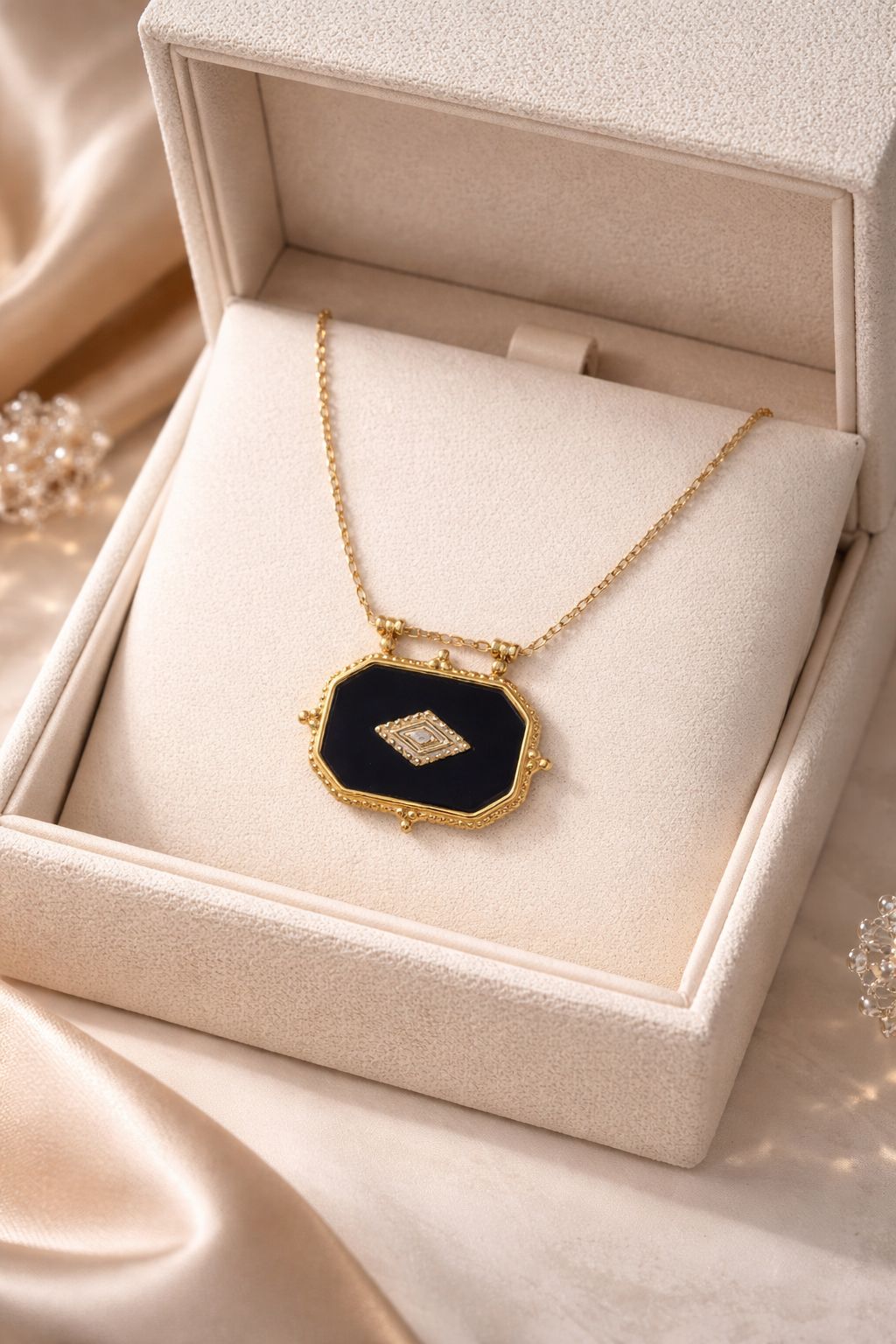Elegant Gold and Navy Pendant Necklace
