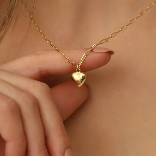 Golden Heart Charm Necklace – Timeless & Feminine