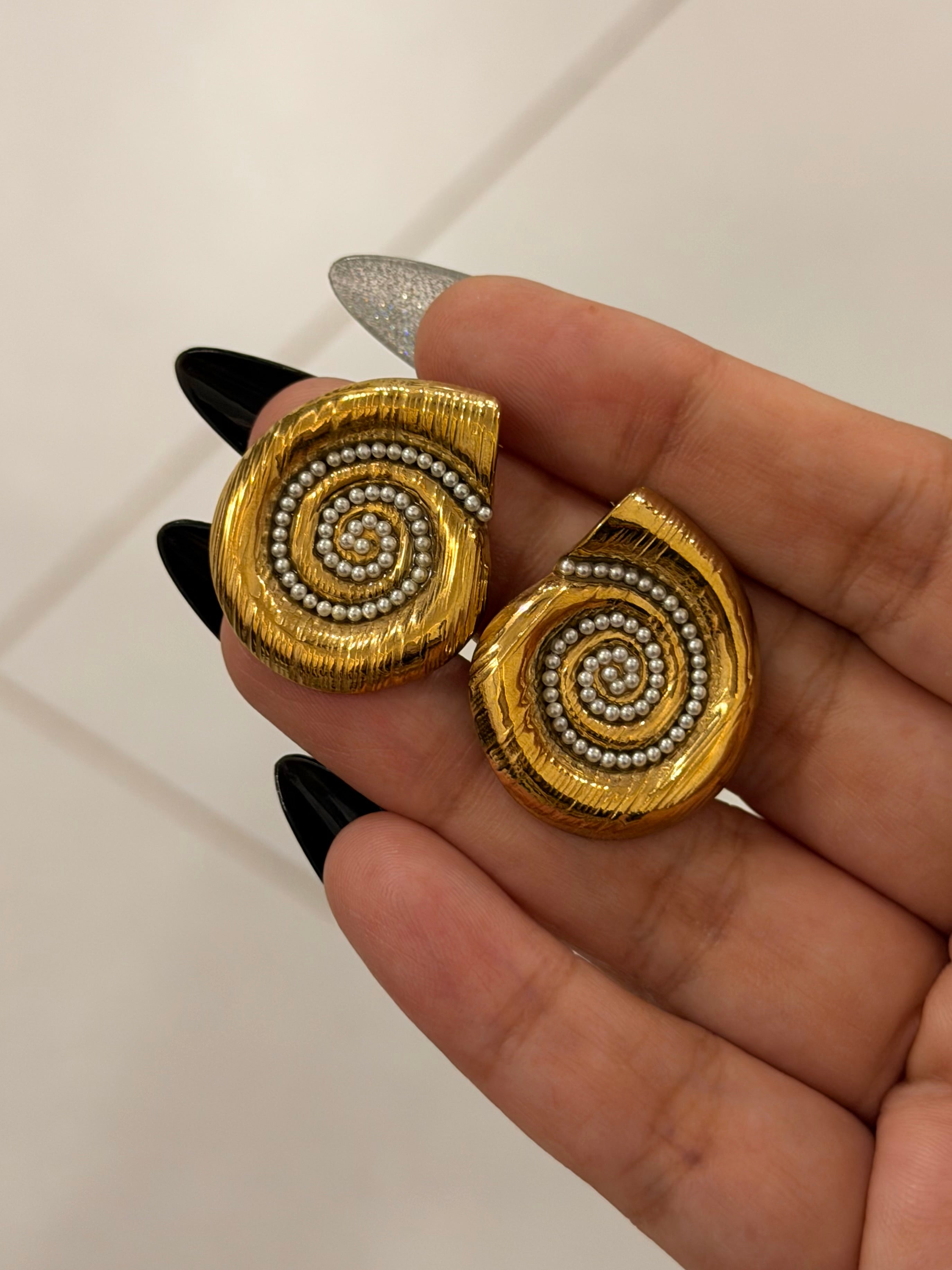 Elegant Gold Spiral Earrings