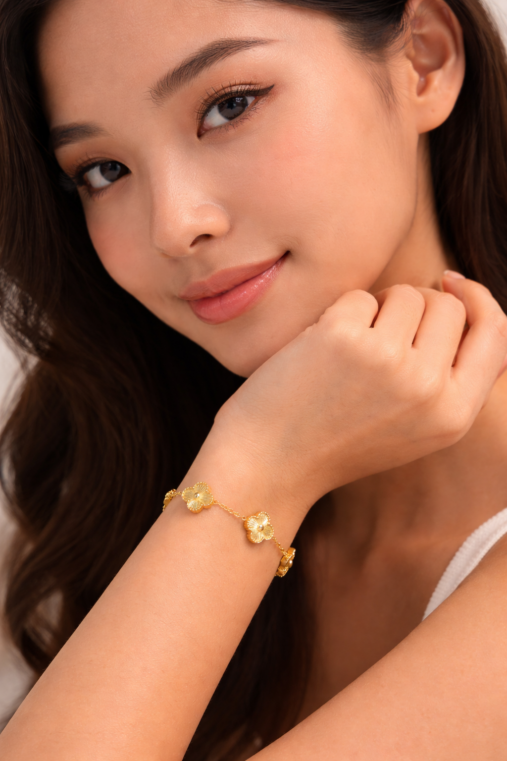 Gold Clover Charm Bracelet Premium Style