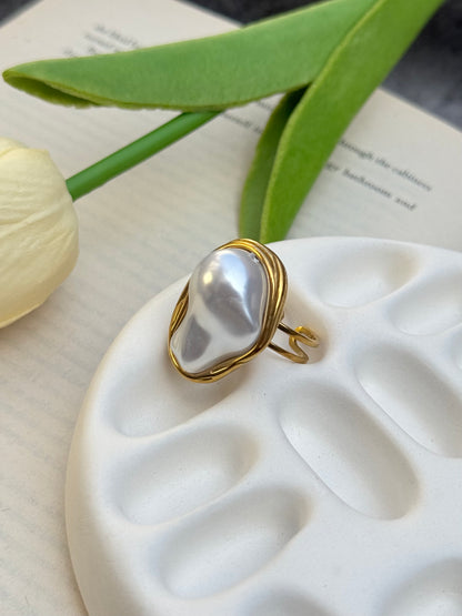 Elegant Pearl Statement Ring