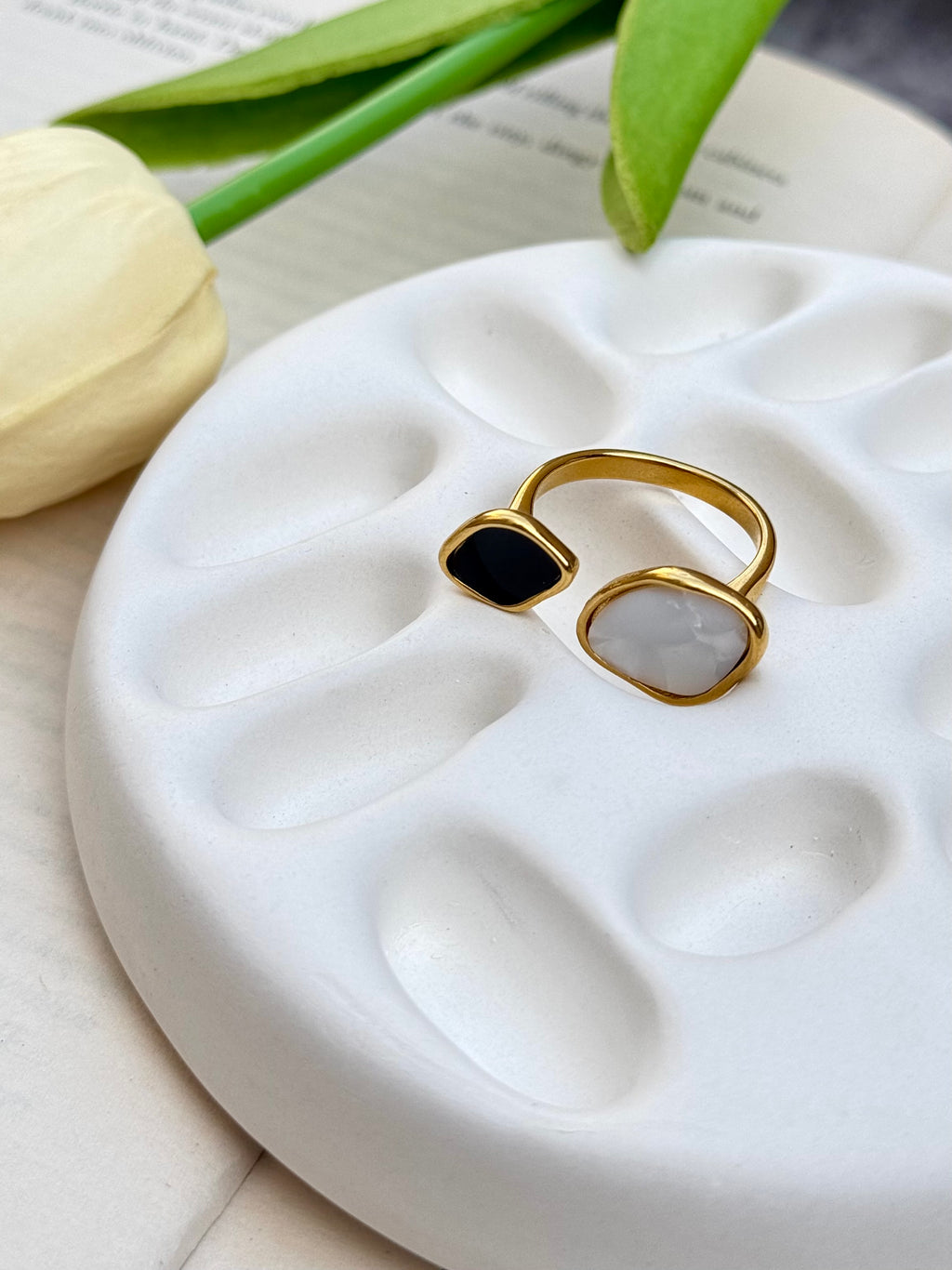 Modern Gold Open Ring – Black & Pearl Stone Style