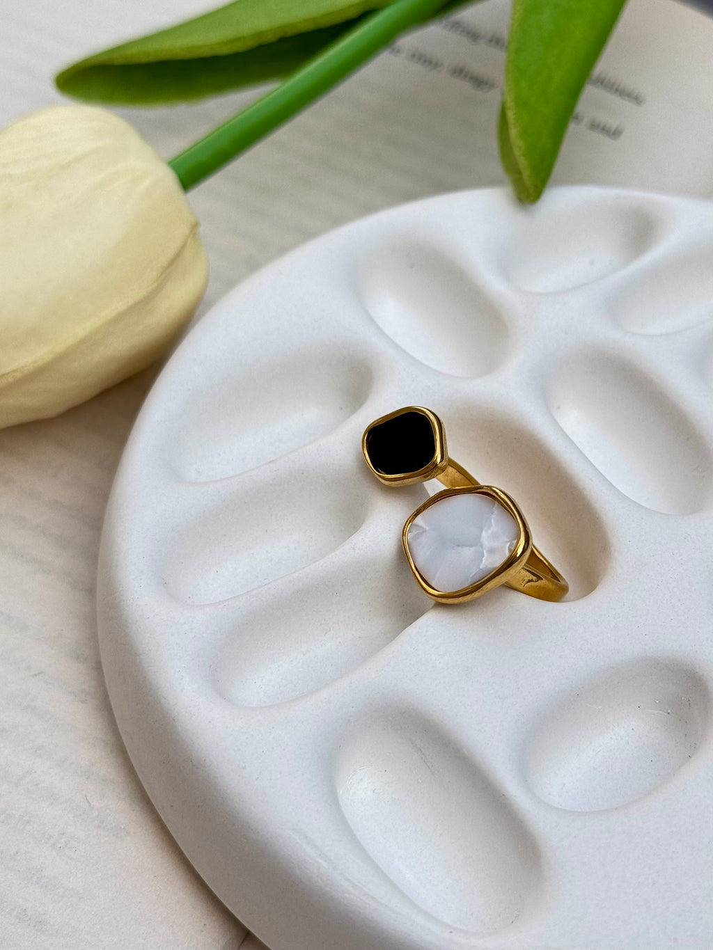 Modern Gold Open Ring – Black & Pearl Stone Style