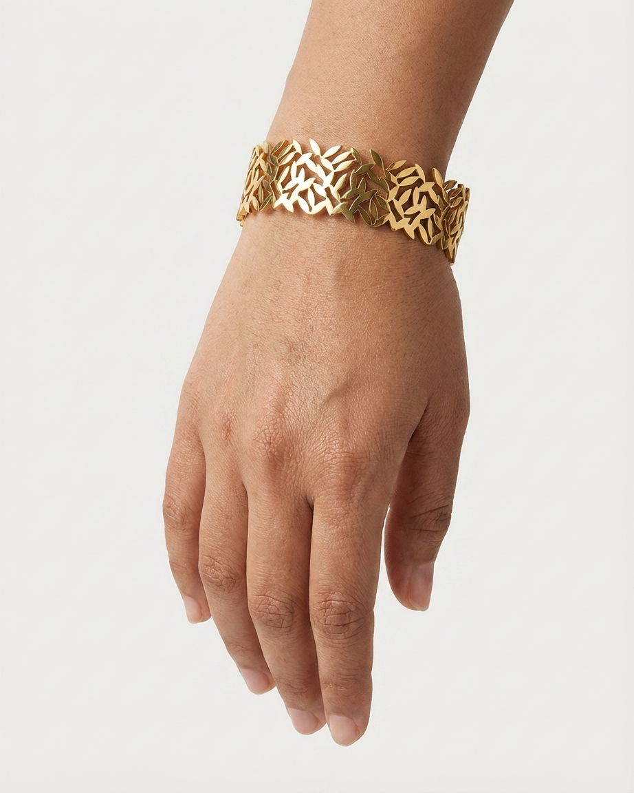 Leaf Pattern Gold Bangle – Elegant Anti-Tarnish Bangle