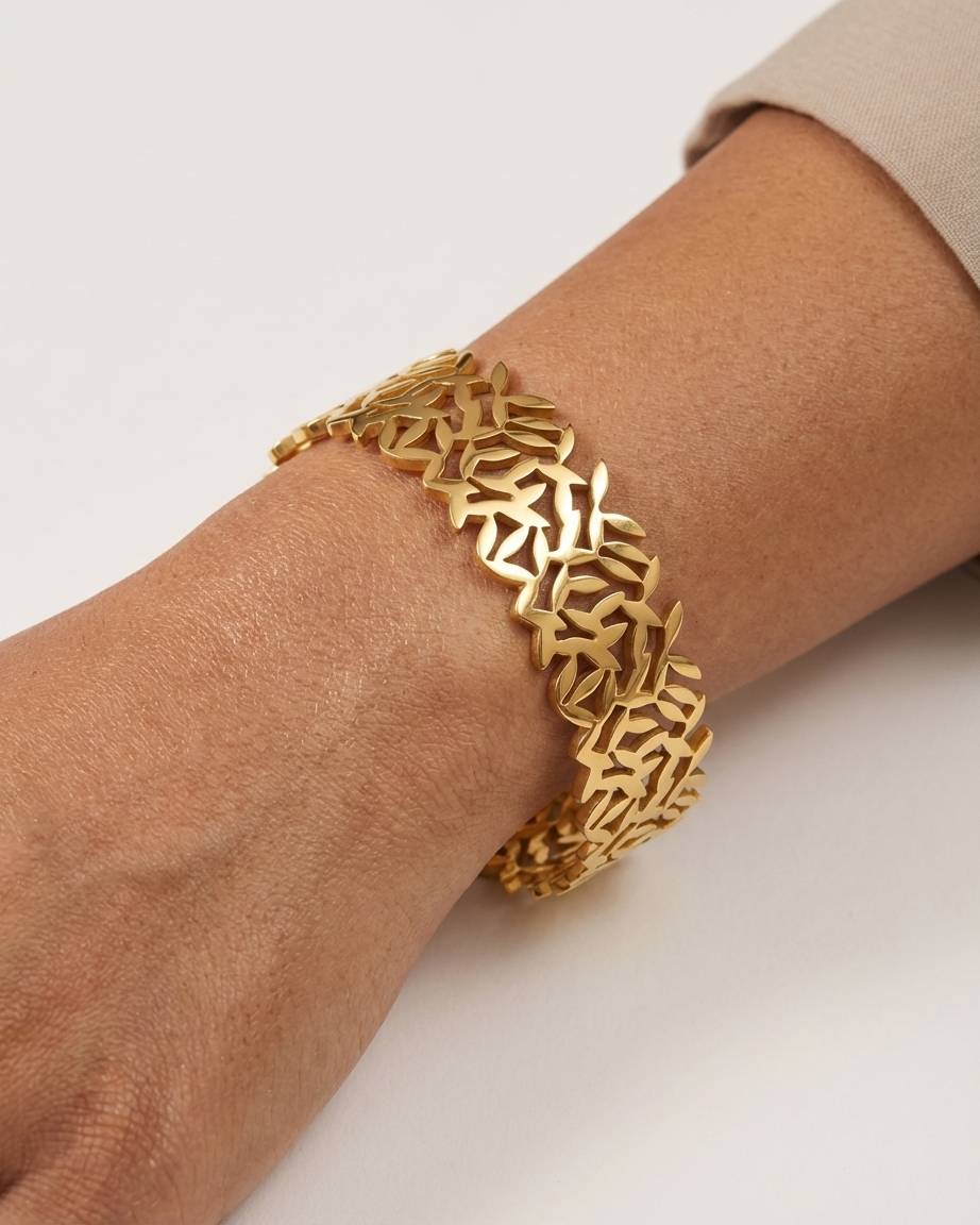 Leaf Pattern Gold Bangle – Elegant Anti-Tarnish Bangle