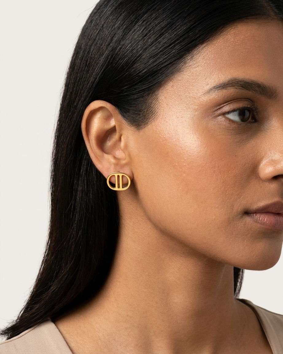 Minimal Gold Stud Earrings – Elegant Everyday Jewelry