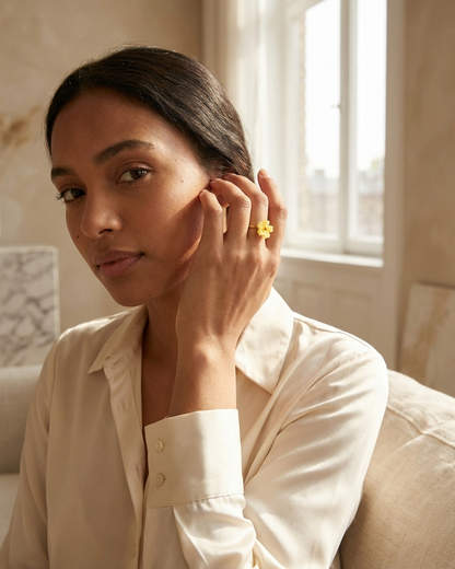 Yellow Flower Ring – Delicate Gold Floral Design
