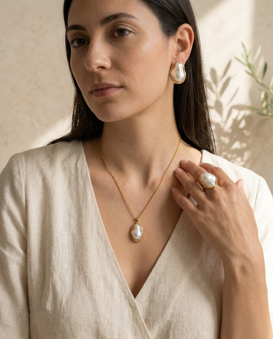 Luxury Chunky Pearl Jewellery Set – Necklace, Ring & Earrings