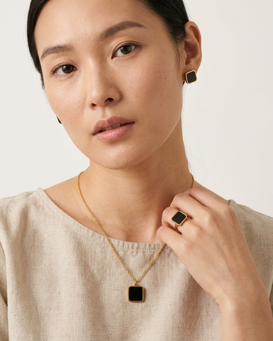 Black Stone Jewellery Set – Necklace, Ring & Ear Studs Trio – Elegant Collection