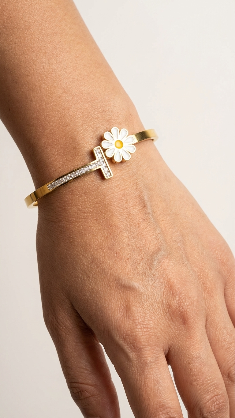 Daisy Design Gold Bangle – Minimalist Gift for Her