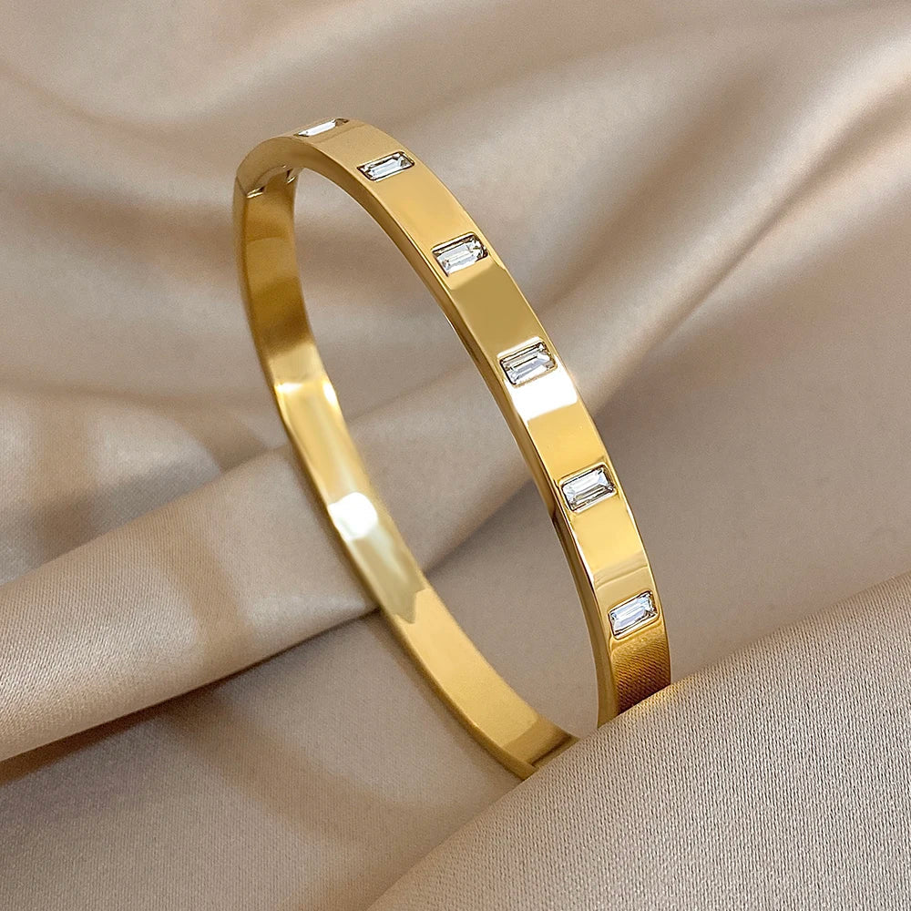 Luxury Golden Metal Bangle with Stones